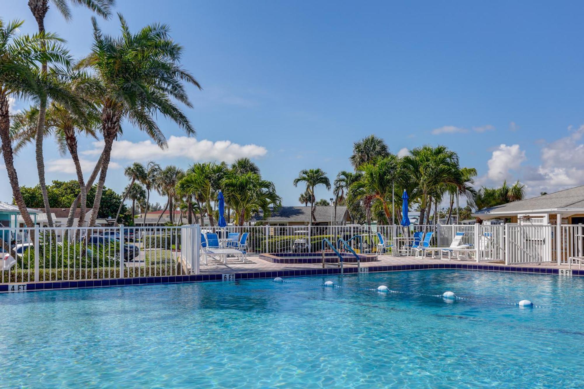 ג'נסן ביץ' South Hutchinson Island Cottage With Beach Access! מראה חיצוני תמונה